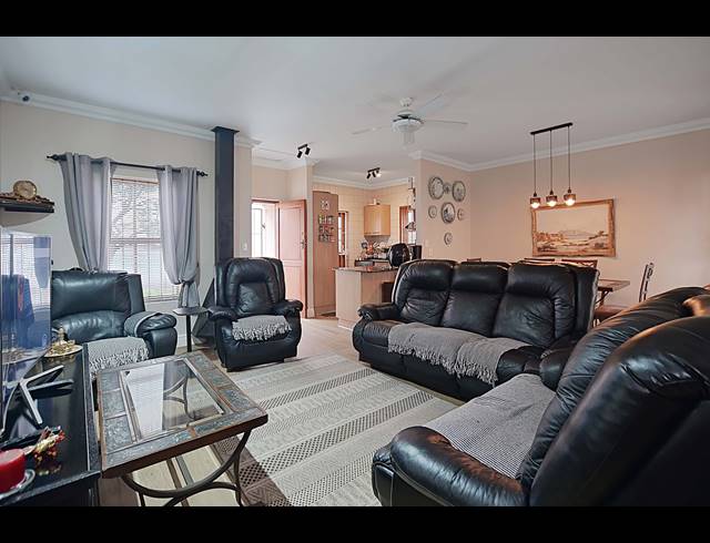 3 BEDROOM HOUSE FOR SALE IN PARKLANDS